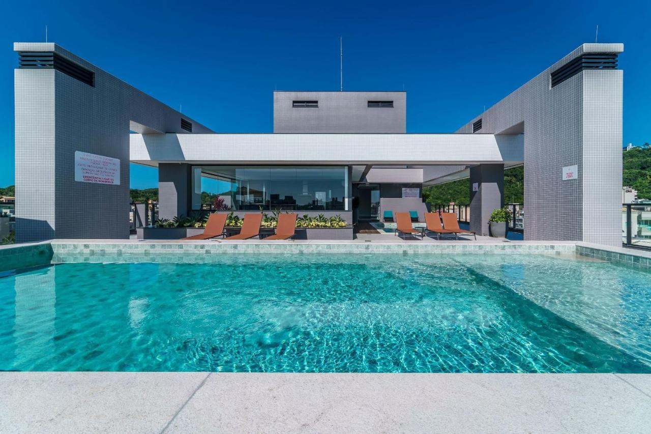 Adra 106 - Apartamento No Centro De Bombinhas - Rooftop Com Piscina E Academia - A Poucos Metros Da Praia - Eksteriør bilde